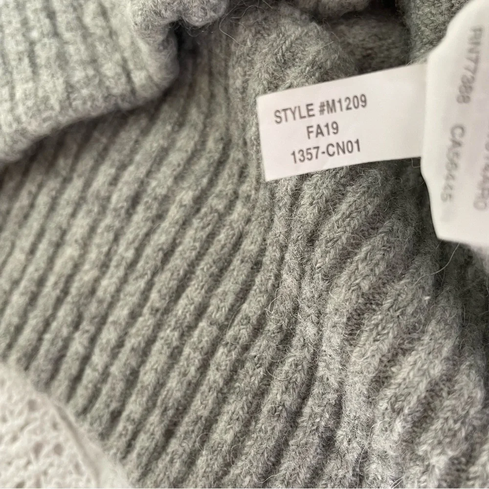 J. CREW XS GRAY CREWNECK SWEATER IN SUPER SOFT YARN merino wool blend